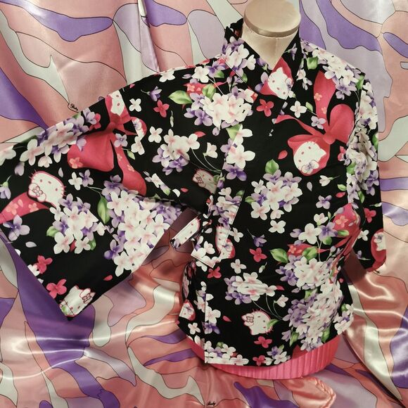 Black Floral Hello Kitty Set Size S Small Top Shorts Cosplay Sleepwear Halloween - Picture 3 of 11